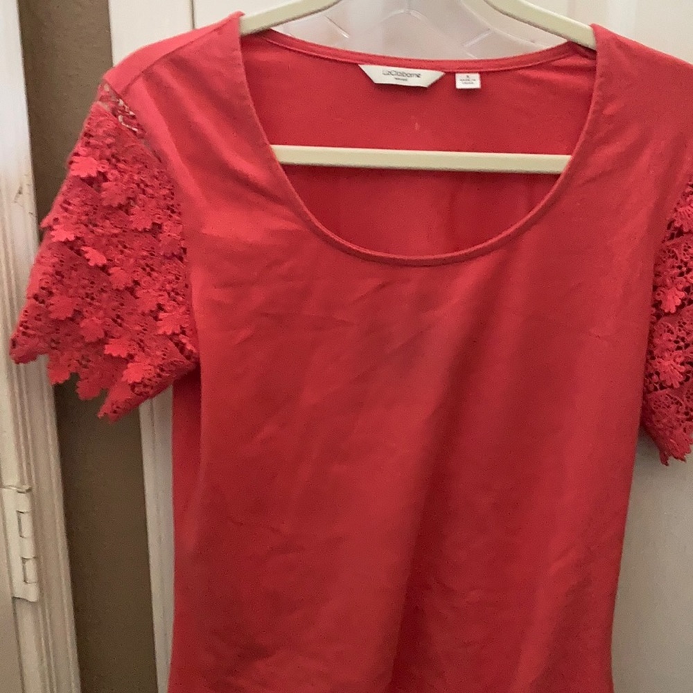 FINAL MARKDOWN Liz Claiborne crocheted sleeve tee small